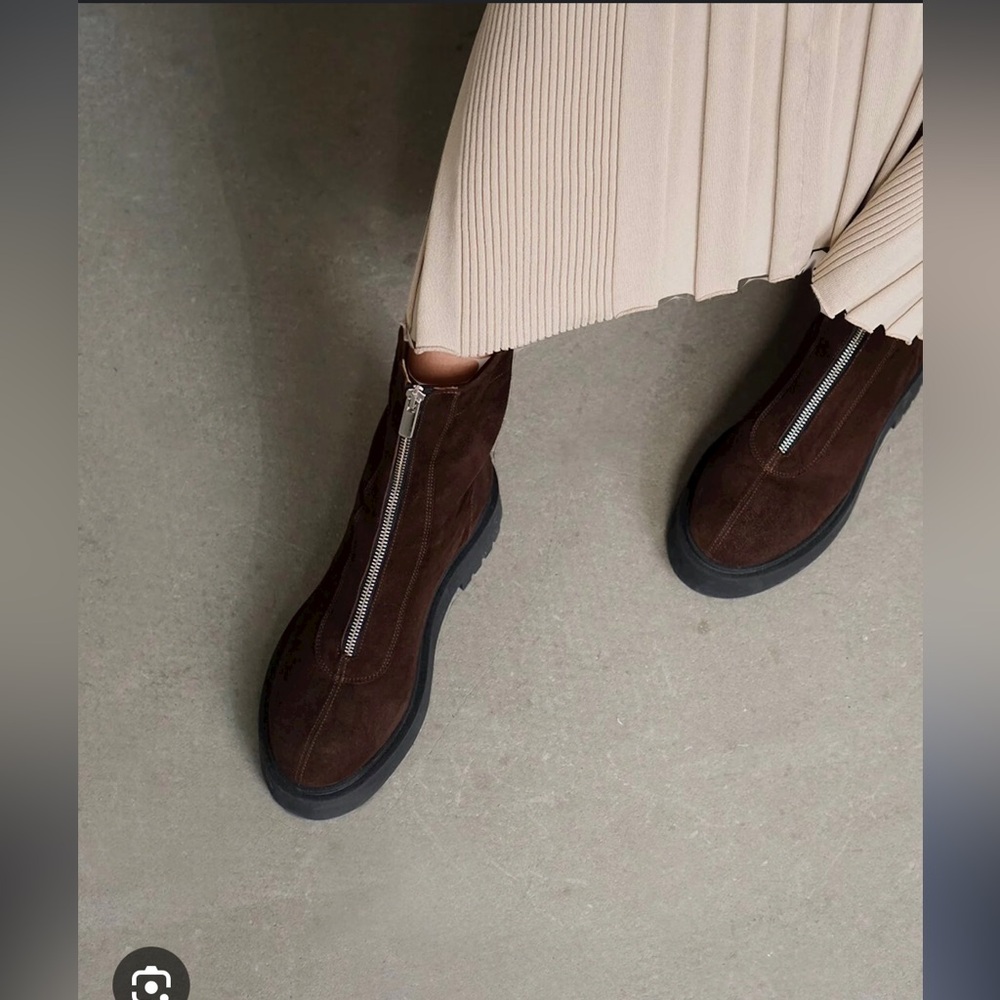 ISO Flattered Alma Boots
